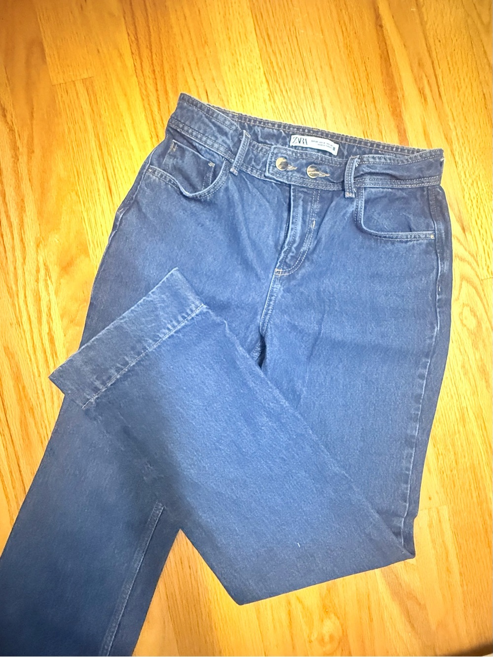 Zara Women's Straight Leg Jeans in Dark Blue